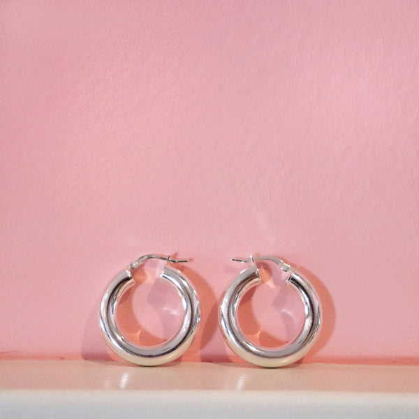 Emma chamberlain deals gold hoops